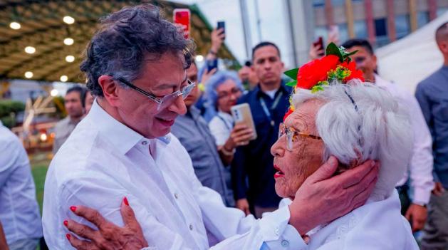 Nosotros ya llegamos a tres millones de abuelas y abuelos con bono pensional: Presidente Petro