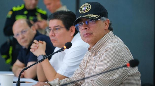 Petro alerta por planes para atentar contra su vida