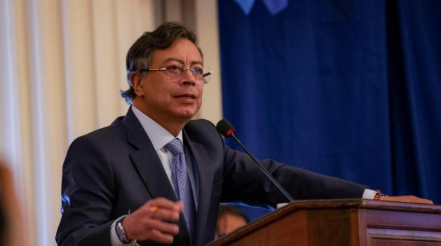 Petro denuncia uso electoral de ayudas a damnificados