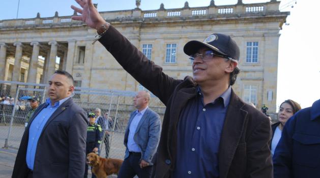 Petro proyecto de ley para que dueños de EPS paguen deudas