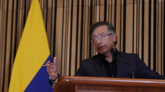 Presidente Petro cuestiona manejo de represas y ordena investigación