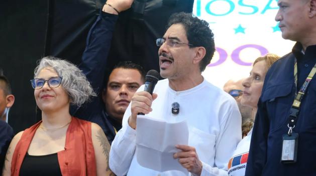 Presidente Petro denuncia posible atentado contra Iván Cepeda