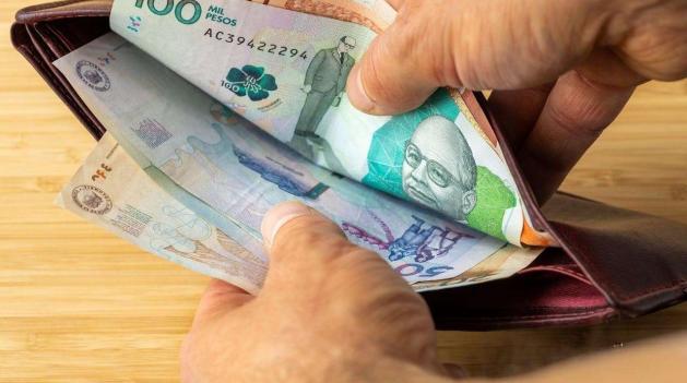 Desde 2022 el ingreso base pasó de menos de $1 millón a $1.750.905. Analistas destacan baja del desempleo, inflación controlada y crecimiento de 2,6% impulsado por consumo.