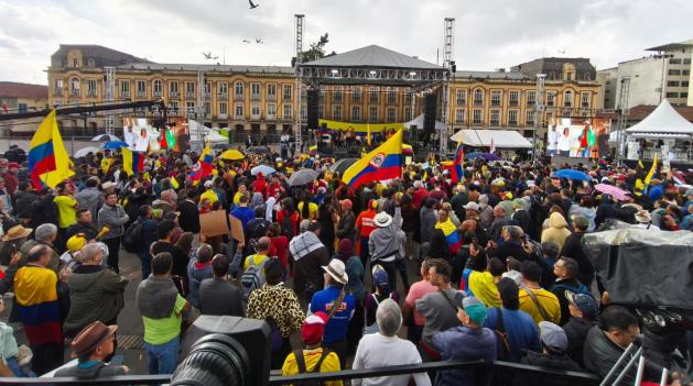 Miles de colombianos marchan en defensa de la soberanía y la democracia