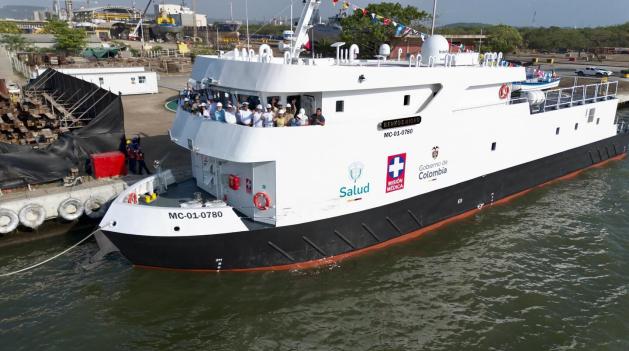 Zarpa hacia el Pacífico el buque hospital Benkos Biohó, el primero del país