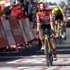 Jonas Vingegaard ganó la etapa 9 de la Vuelta a España