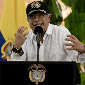 Presidente Petro desmiente acusaciones a Verónica Alcocer