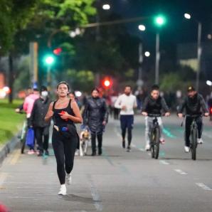 Ciclovía Nocturna en Bogotá 2025: horarios, rutas, cierres viales