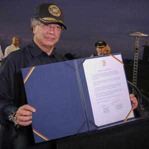 Colombia oficializó la adquisición de 17 aviones de combate Gripen