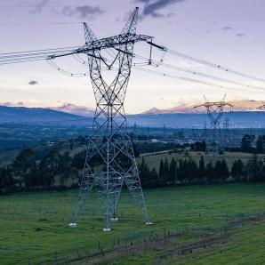 Gobierno propone reforma eléctrica para destrabar proyectos energéticos
