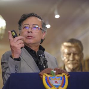 Presidente Petro denuncia robo millonario en la Nueva EPS