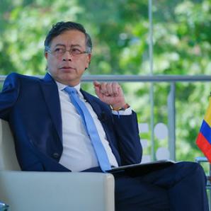 Petro advierte fraude electoral y pide un millón de testigos en Colombia