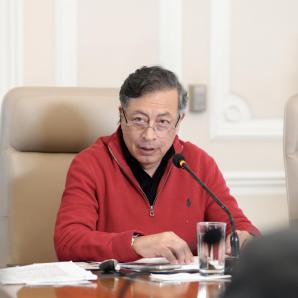 Petro frena diálogos con ‘Calarcá’ por ataques