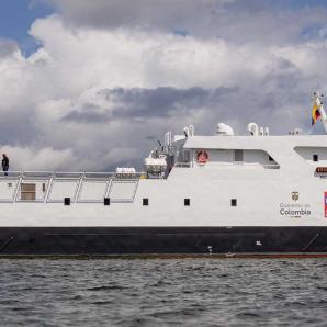 El navío llevó servicios médicos a zonas rurales de Buenaventura, con consultas, cirugías y diagnósticos sin necesidad de traslados a centros urbanos. 