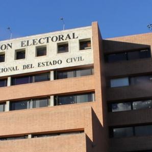 CNE formula cargos contra encuestadora Atlas Intel por presuntas irregularidades en requisitos legales