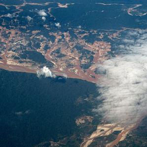 Minería ilegal en Amazonía de Perú 