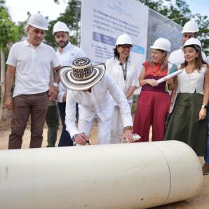 Petro entrega obras en Ciénaga de Oro 
