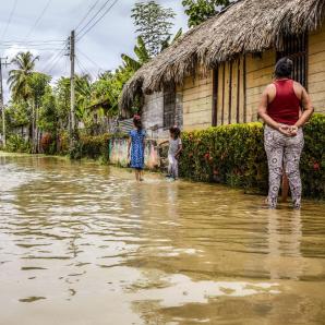 Más de 200.000 personas afectadas por las inundaciones en ocho departamentos de Colombia.