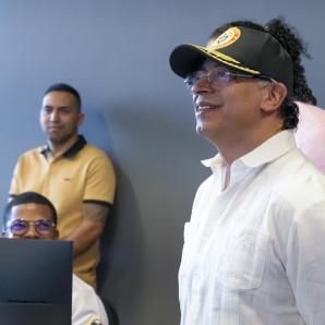 Entrega de campus inteligente de UniCamacho en Yumbo