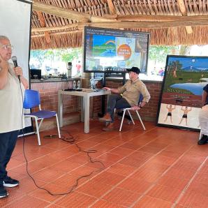 Encuentro entre la escuela y la cultura ancestral en Puerto López Encuentro entre la escuela y la cultura ancestral en Puerto López
