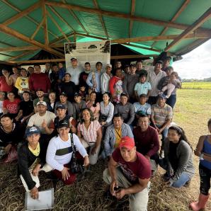 Histórico acuerdo de conservación en Solano Caquetá: campesinos y MinAmbiente firman primera concesión forestal amazónica