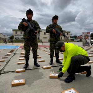 Incautación de droga con destino a Ecuador 