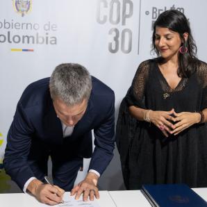Colombia recibió en la COP30 US$100 millones para acelerar su revolución verde
