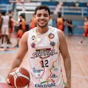 Oscar Goez jugador de baloncesto del Amazonas
