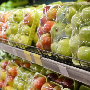 Los aditivos tóxicos del plástico que ingerimos a través de los alimentos