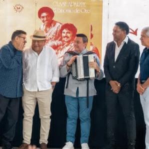 El reconocimiento destacó su legado en el vallenato, su influencia global y su trayectoria junto a grandes artistas, en antesala del Festival de la Leyenda Vallenata.