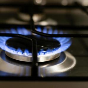 Gobierno ordena devolución en tarifas del gas cobradas desde 2023