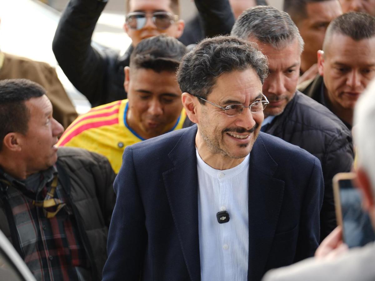 ¿Iván Cepeda está enfermo? El candidato presidencial afirma estar en buen estado de salud