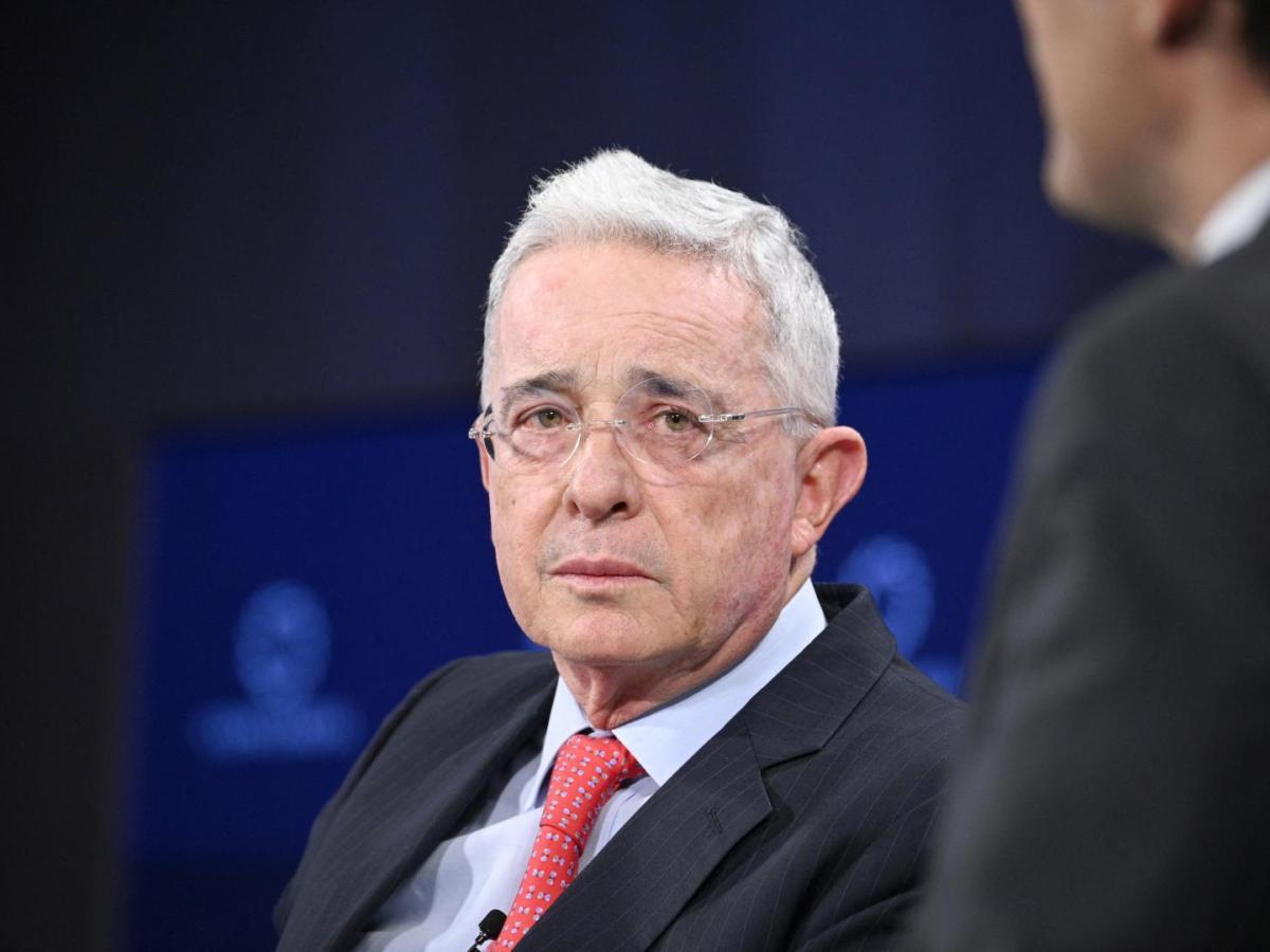 Juicio a Álvaro Uribe: hoy se conocerá si es condenado o absuelto por soborno y fraude