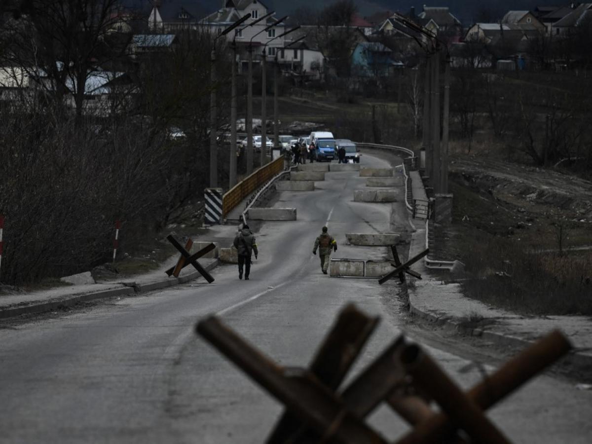 Ucrania rechaza corredores humanitarios de Rusia y se prepara para nuevos ataques