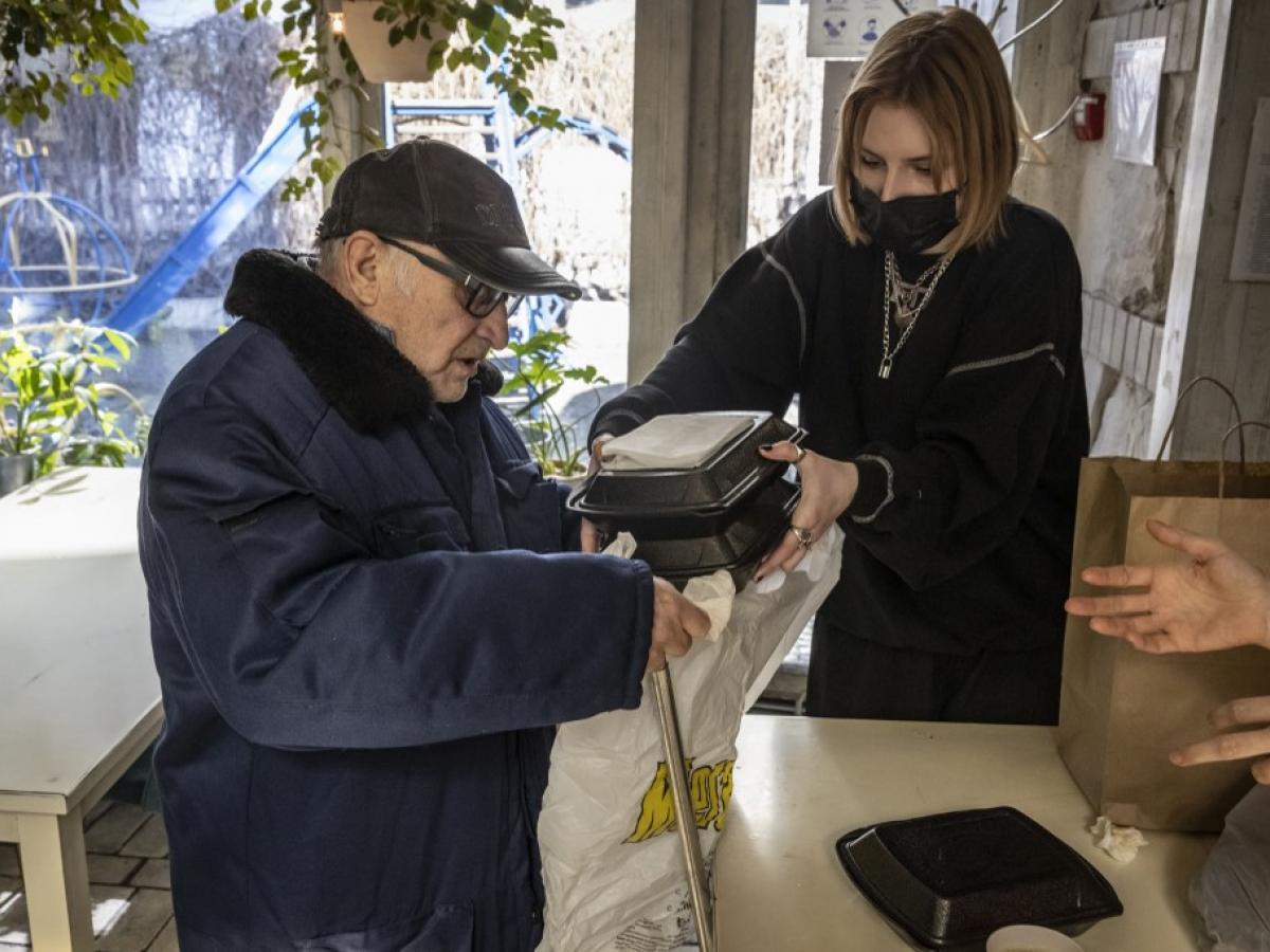 Los restaurantes de lujo en Kiev (Ucrania) se transformaron