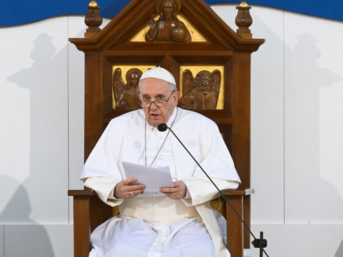 Papa Francisco condena la invasión rusa y se plantea ir a Ucrania