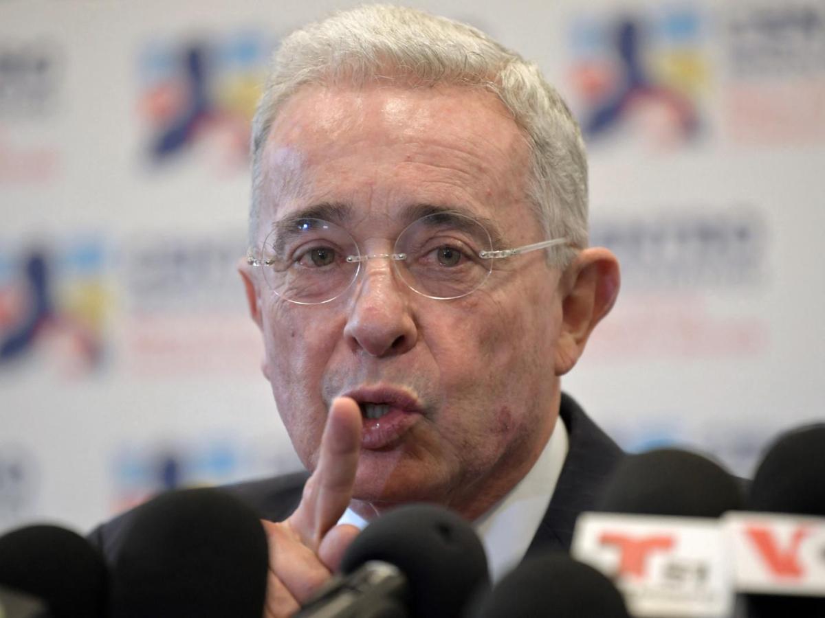 Juicio Álvaro Uribe: Fiscalía revela "montaje con cartas" redactadas por sus aliados