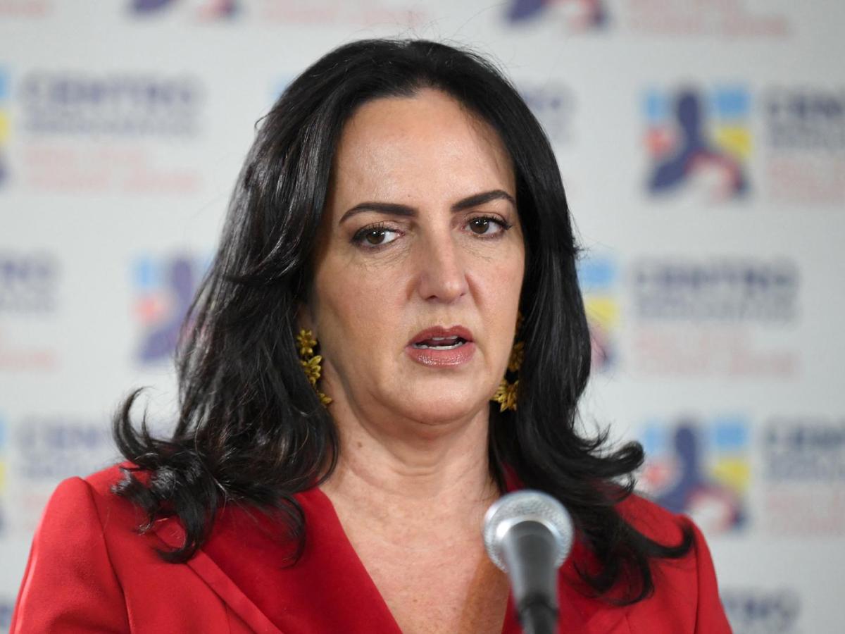 María Fernanda Cabal se retracta contra exasesor de presidente Petro
