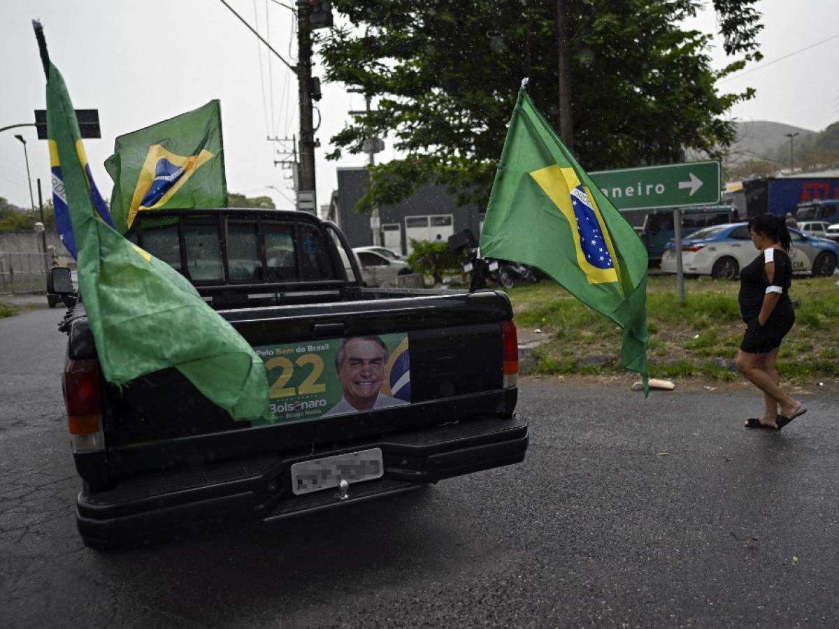 Reportan protestas y bloqueos en carreteras de Brasil tras elecciones