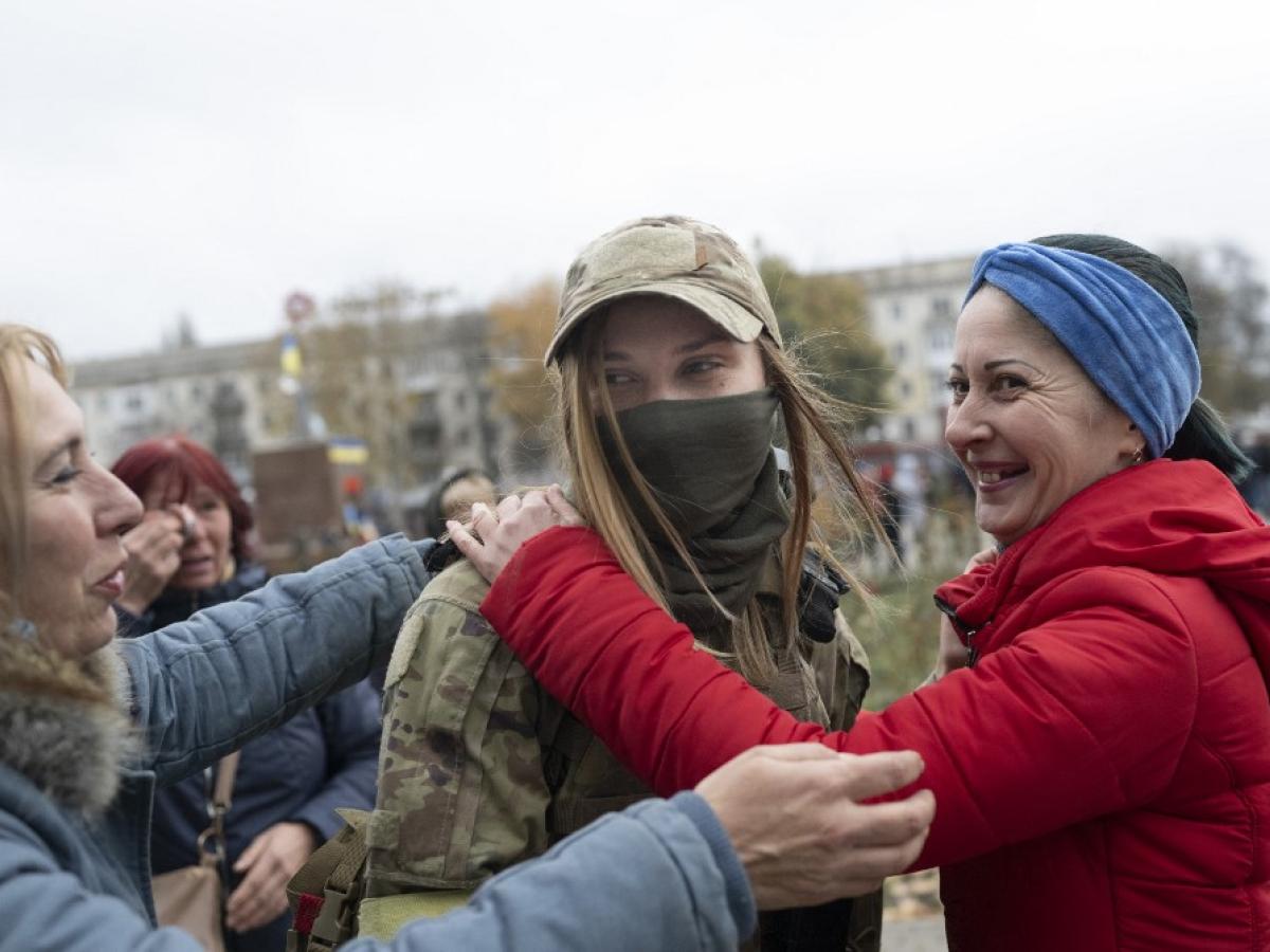 8M; Zelenski y Putin agradecen a las mujeres por su papel en la guerra