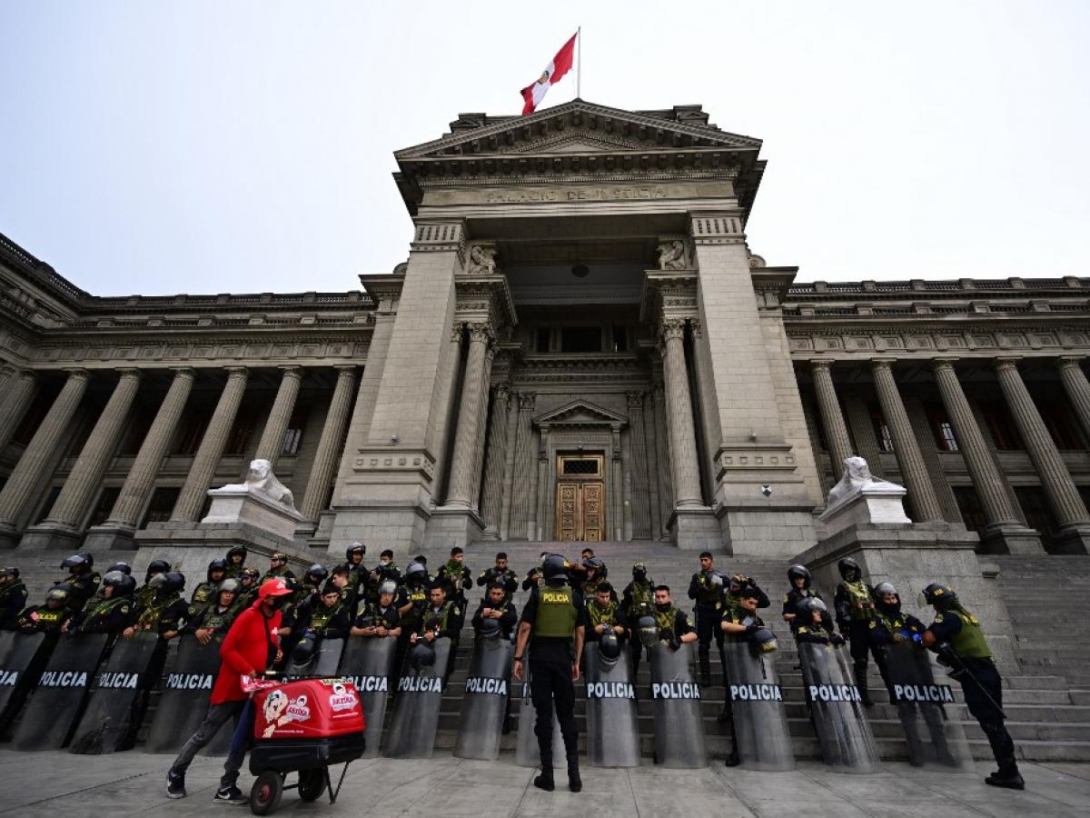 Justicia de Perú mantiene preso a Castillo