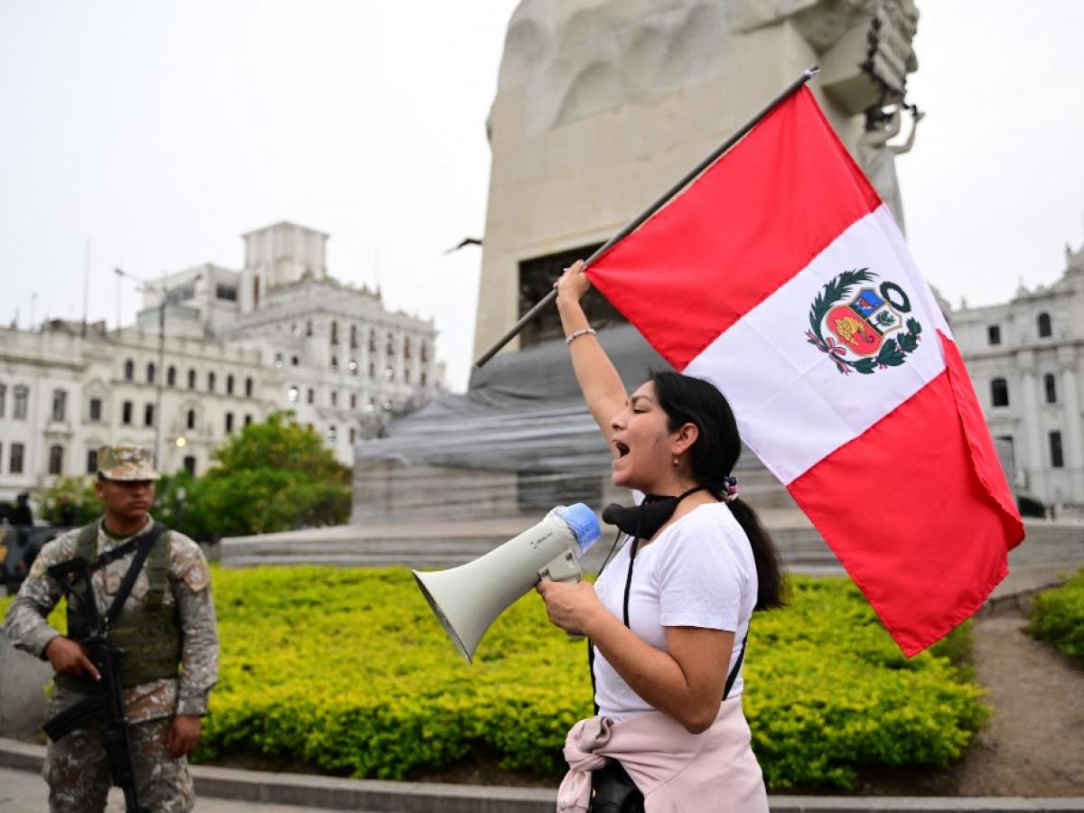 Crisis en Perú:  Fracasa adelanto de elecciones, protestas y turistas varados 