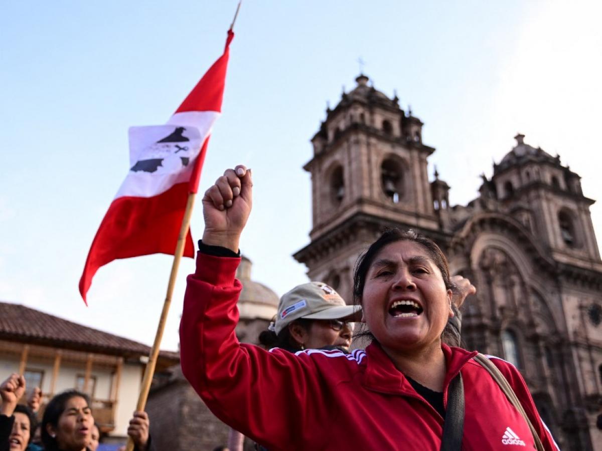 Crisis en Perú: anticipación de elecciones y reajuste del gabinete 