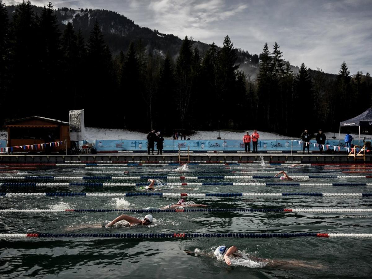 Mundial de natación en agua helada en Los Alpes franceses