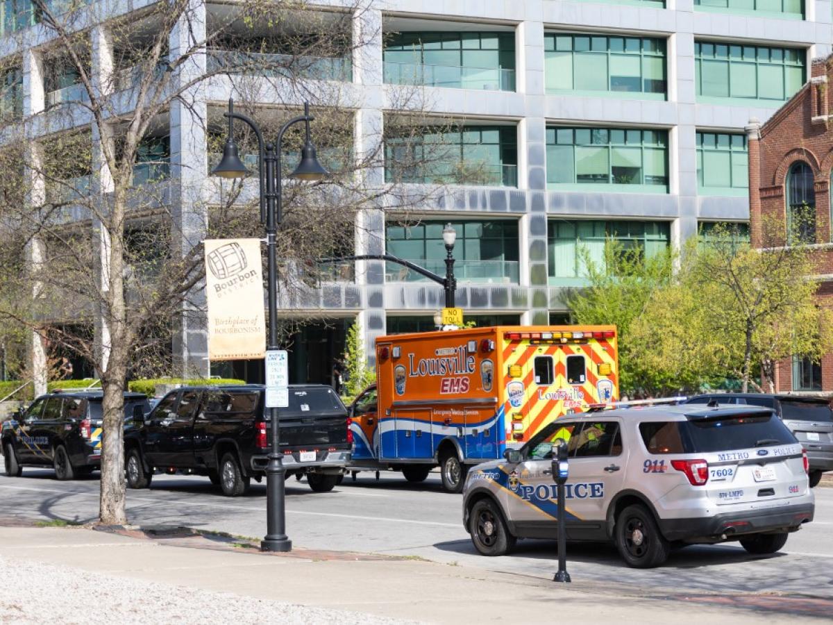 Tiroteo en banco de Estados Unidos deja cuatro muertos