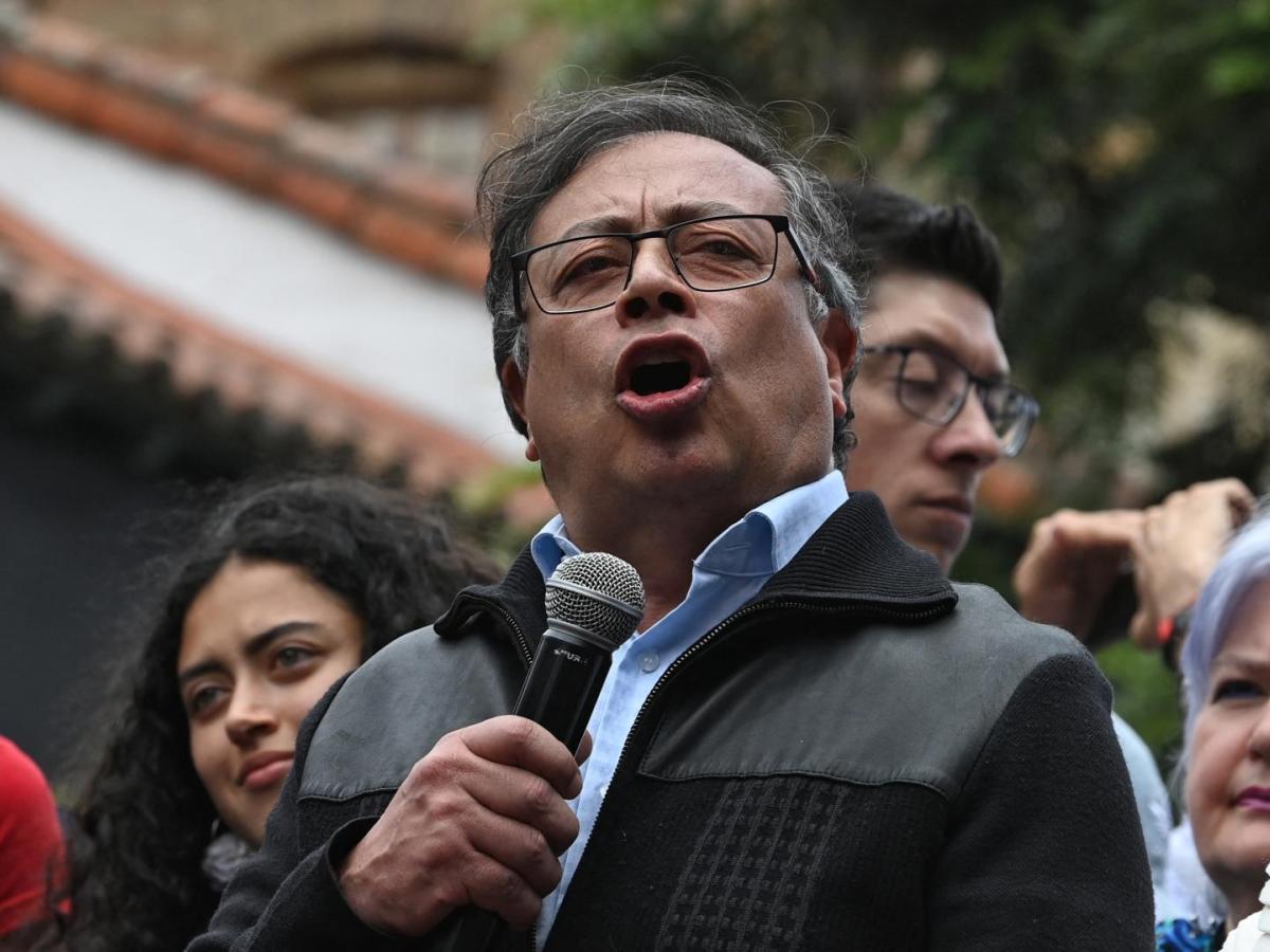 Presidente Petro solicita renuncias protocolarias de ministros y directores 