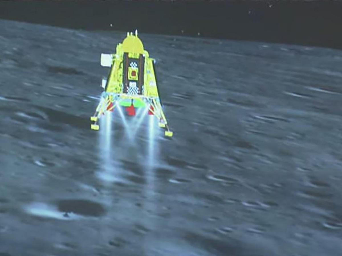 Tras posar nave en polo sur de la luna: robot indio ya empieza a explorar 