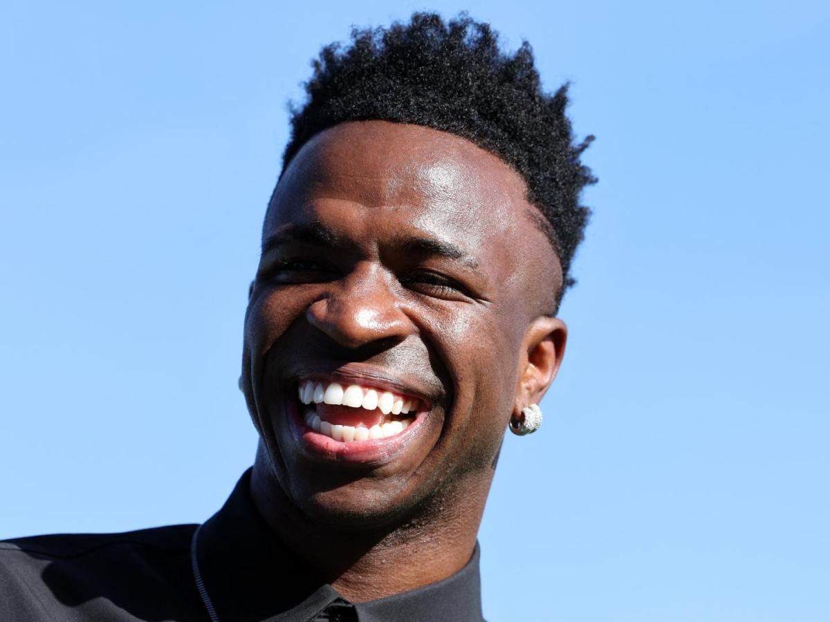 Vinicius pide a jugadores del Real Madrid ayudar a damnificados por inundaciones en Valencia