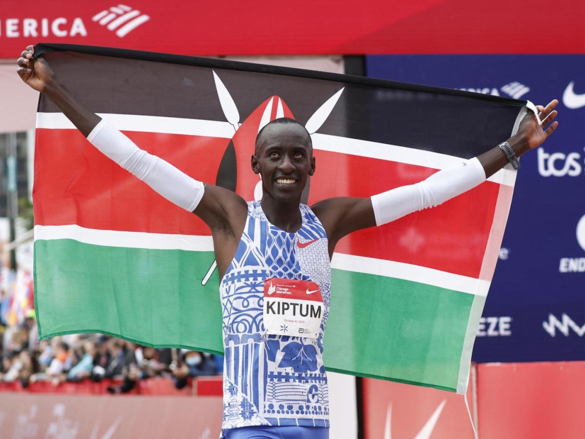 Kelvin Kiptum, atleta keniano, murió en un accidente