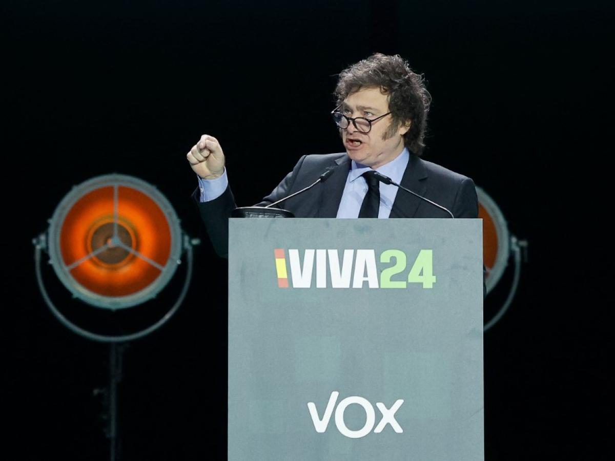 España anuncia que retira "definitivamente" a su embajadora en Argentina